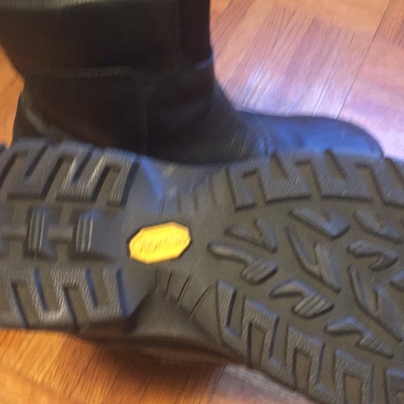 Ugg men boots - Picture 2 of 3